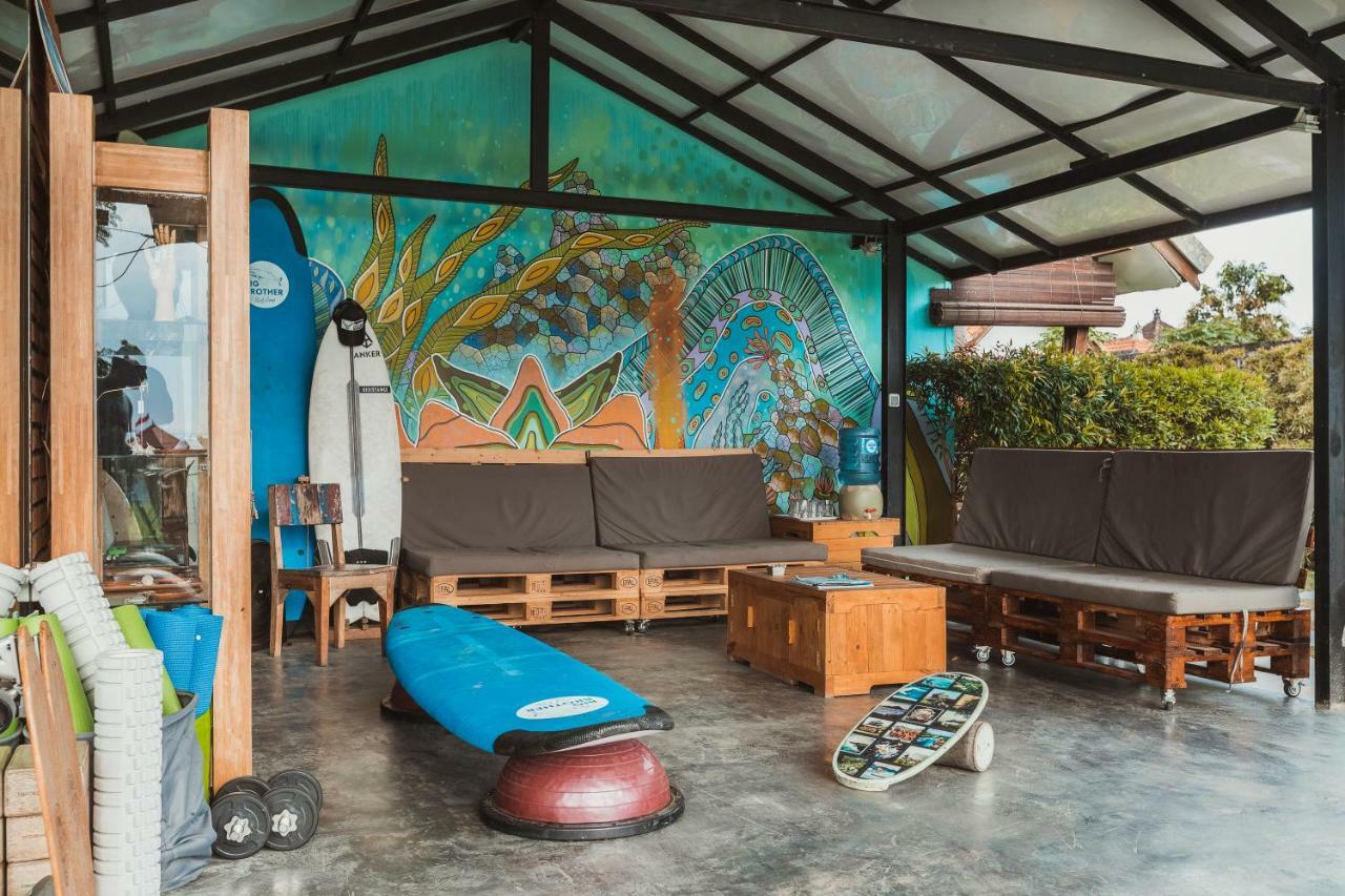 Big Brother Surf Inn Canggu Екстериор снимка